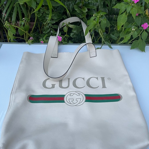 Gucci Logo Print Leather Tote Bag in White - Picture 4 of 12